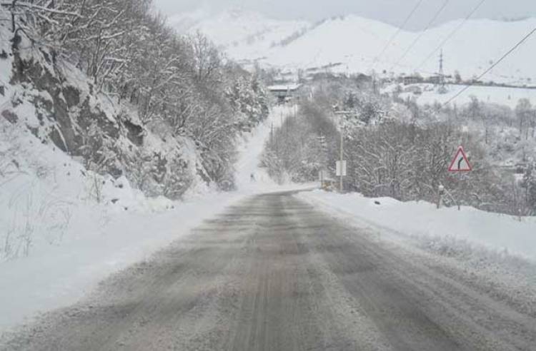 Ջերմուկ քաղաքում, Արագածի և Թալինի տարածաշրջաններում ձյուն է տեղում