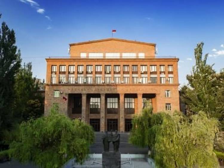 Դասապրոցեսի խաթարումը կանխելու նպատակով որոշում է կայացվել մինչև դասամիջոցի սկիզբը փակել որոշ մասնաշենքների դռներ. ԵՊՀ