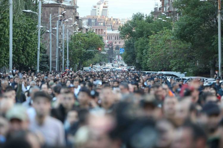 ՖՈՏՈՇԱՐՔ. ընդդիմության քայլերթը մայրաքաղաքի կենտրոնական հատվածներով