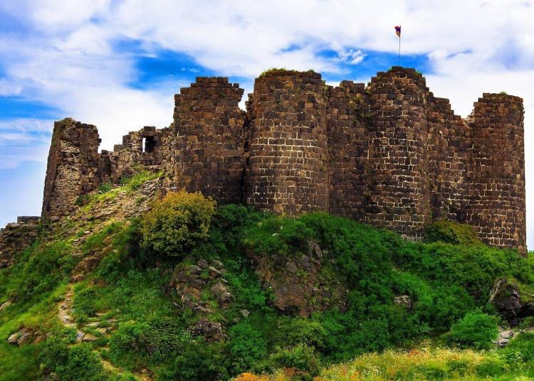Հայաստանի որ տեսարժան վայրերում կարող եք անցկացնել ամառը. Ամբերդ (լուսանկարներ)
