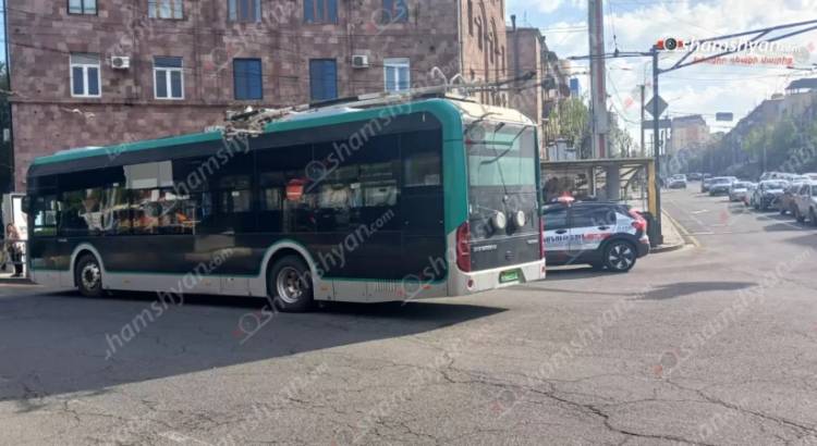 «Lexus»-ը վրաերթի է ենթարկել տրոլեյոբուսի վարորդին, որն էլ տեղափոխվել է հիվանդանոց. Shamshyan