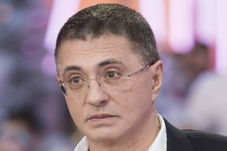 «Դրանք կարող են նույնիսկ մահվան հանգեցնել». բժիշկ Մյասնիկովը բացատրել է բուսական թեյերի վտանգները