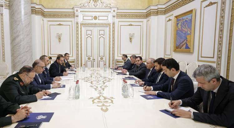 Փաշինյանն ընդունել է բրիգադի գեներալ Ազիզ Նասիրզադեի գլխավորած պատվիրակությանը
